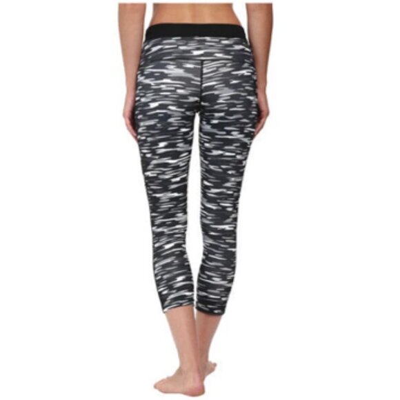 Nike Relay Running Capri Cropped Athletic Leggings Camouflage Camo Size Medium - Picture 9 of 9